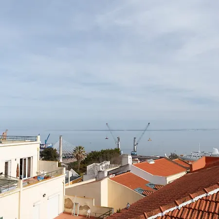 Barbadinhos In Historic Neighborhood * Lissabon