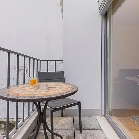 Barbadinhos In Historic Neighborhood Apartament *