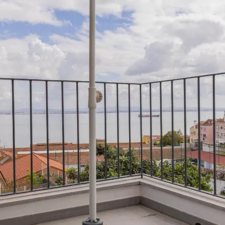Barbadinhos In Historic Neighborhood