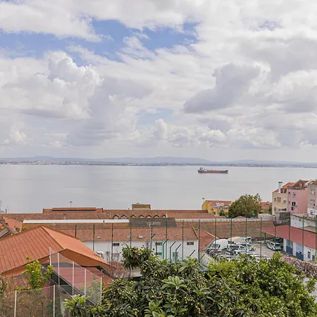 Apartament Barbadinhos In Historic Neighborhood Lizbona